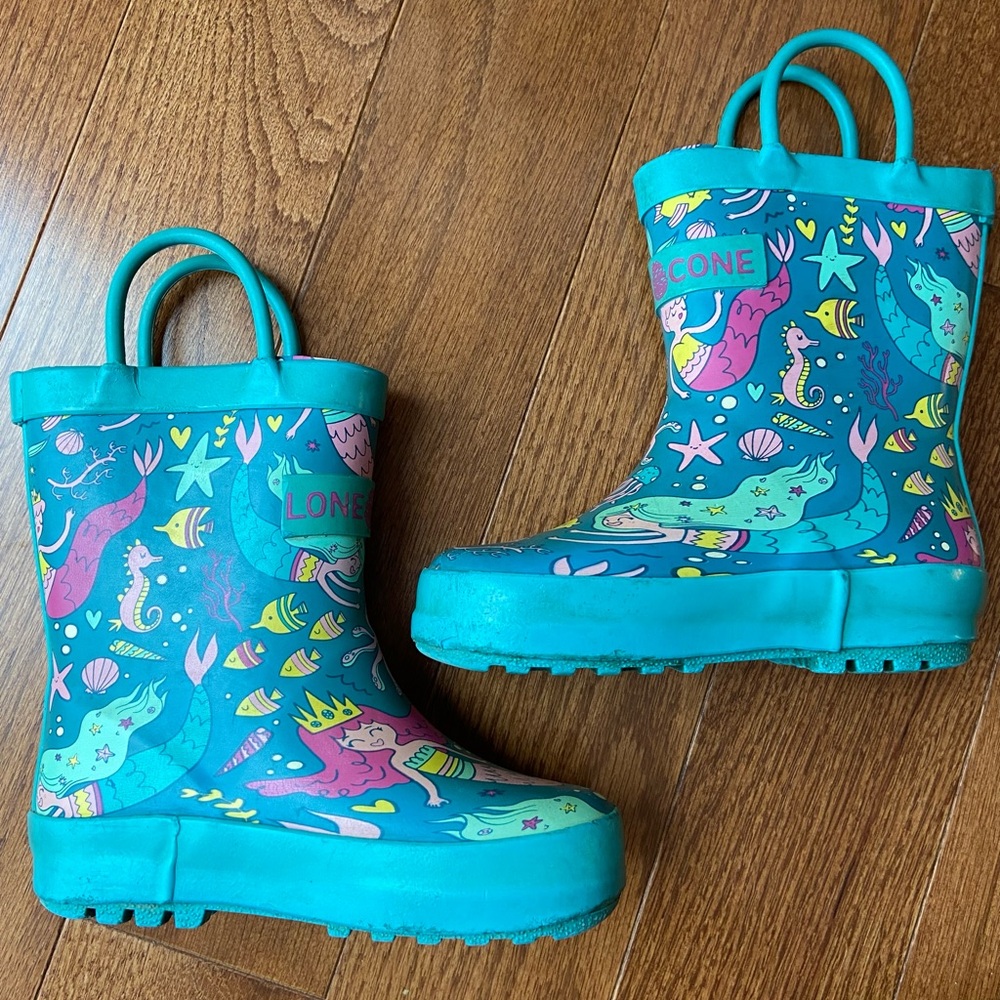 Lone Cone Rain boots for toddler girl in size 6 GUC
